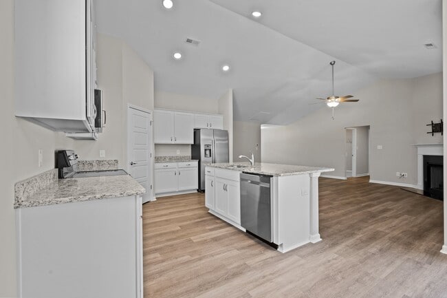 Building Photo - 118 Station Yard Rd