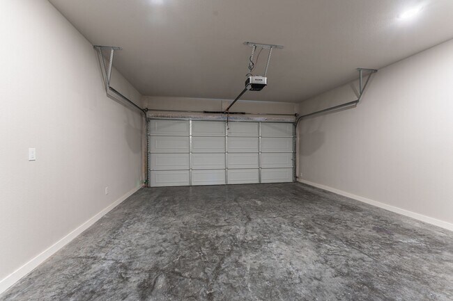 Building Photo - 1315 Van Buren Ave