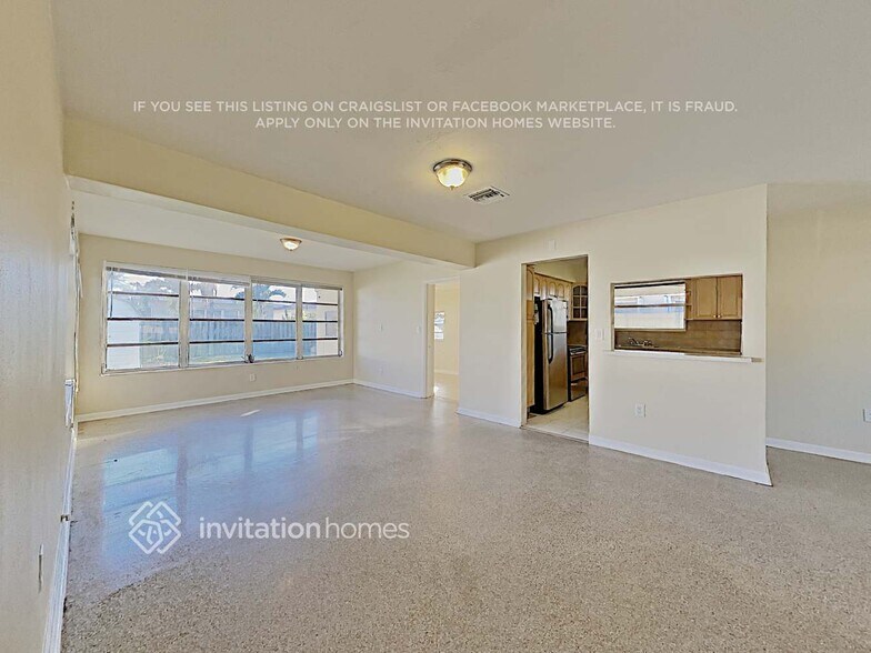Building Photo - 8570 NW 11th Ct