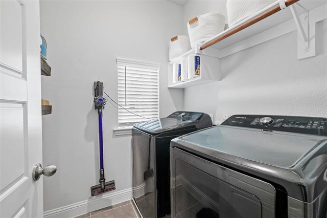 Building Photo - 2264 Palomino St