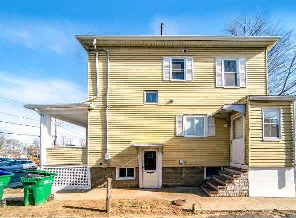 Building Photo - 14 Woodbine Rd