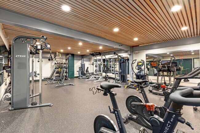 Building Photo - 25 Grand St