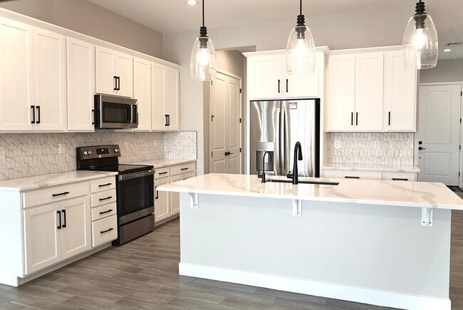 Building Photo - 20047 W Turney Ave