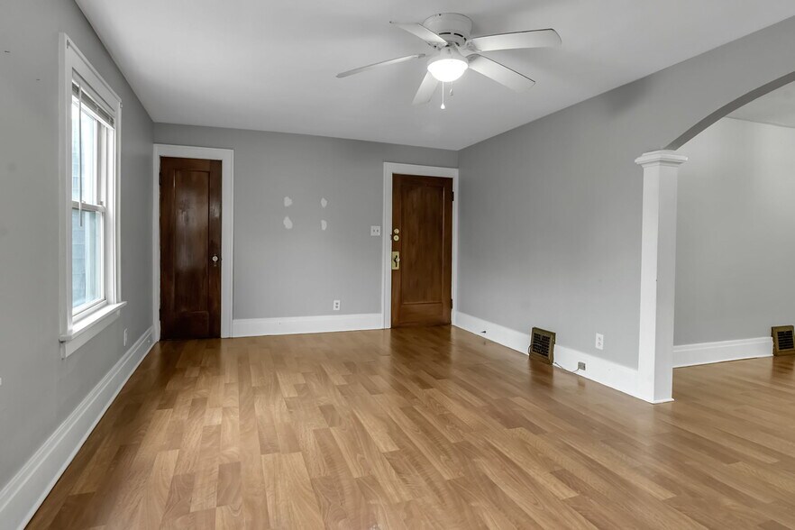 Building Photo - 272 Windermere Blvd