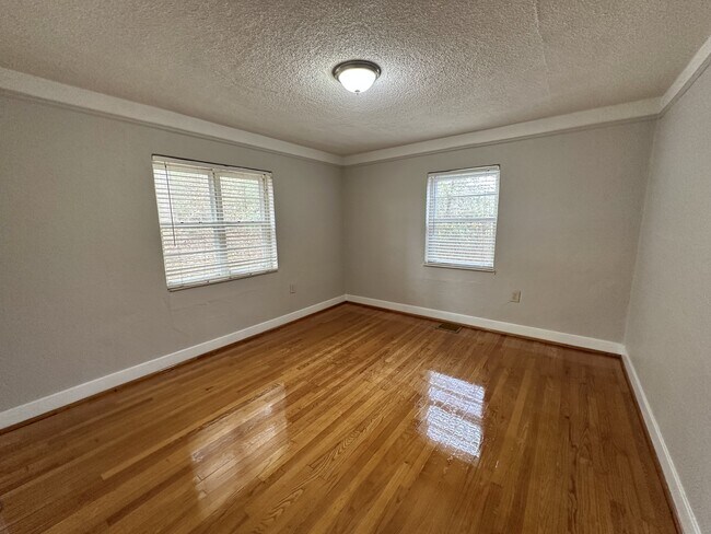 Building Photo - 637 Blanton Ln