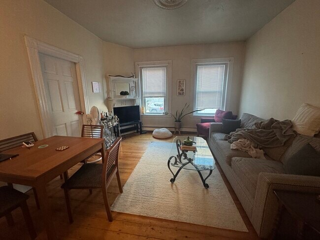 Primary Photo - 111 H St