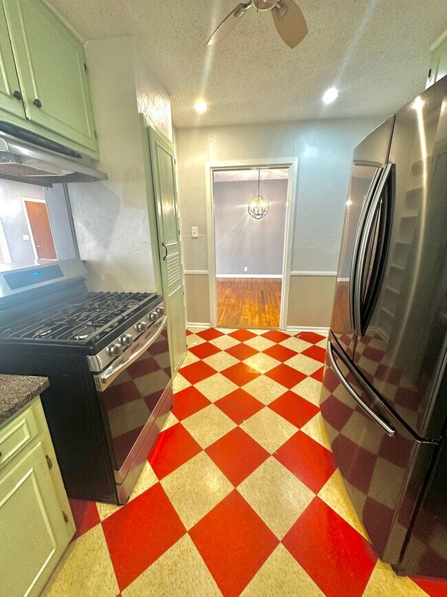 Building Photo - WELL MAINTAINED