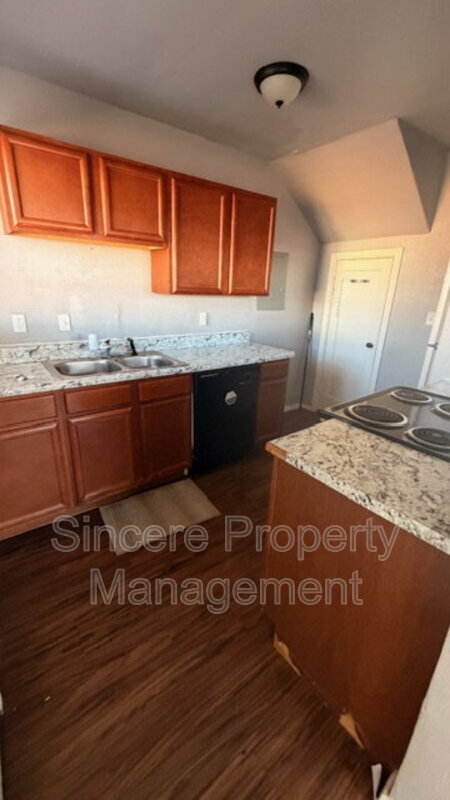 Building Photo - 1931 NE 25th St