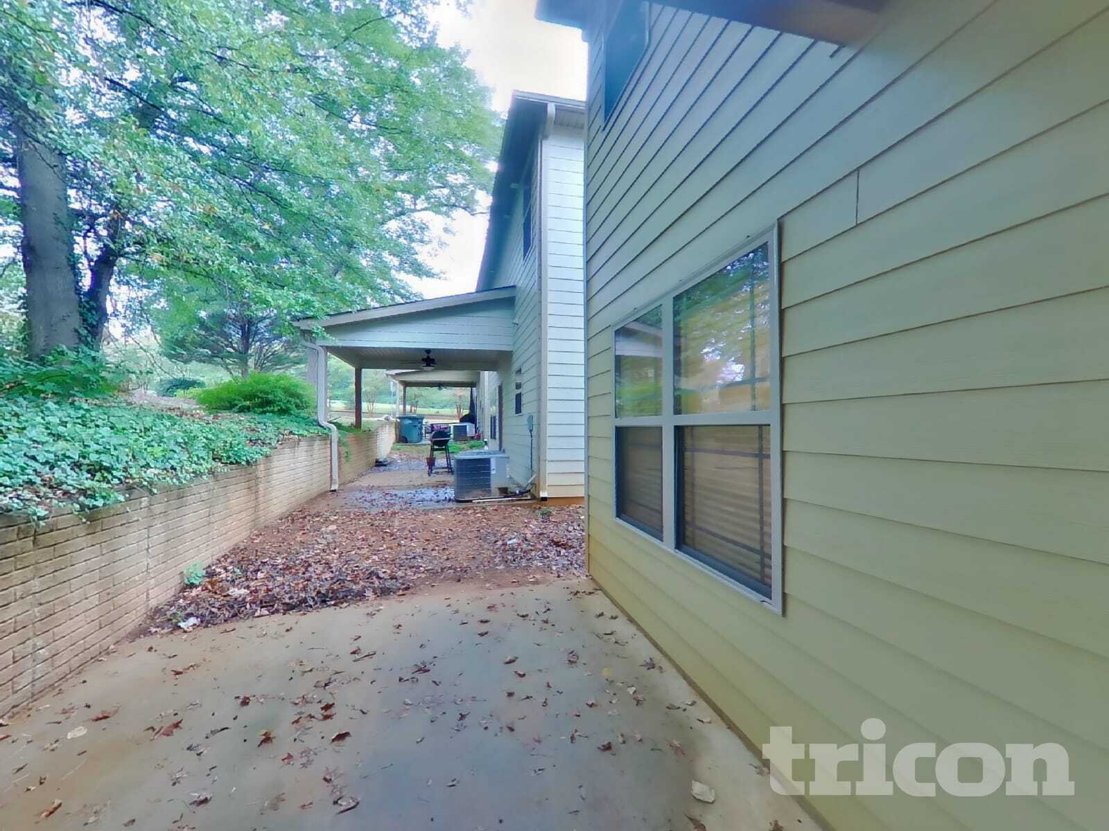 Building Photo - 805 Crescent Way