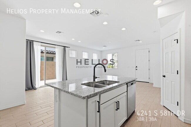 Building Photo - 4241 S 58th Dr