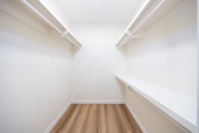 Building Photo - SPACIOUS 3 BED 2BATH UNIT LOCATED IN DESIRABLE MONTEREY PARK LOCATION!!