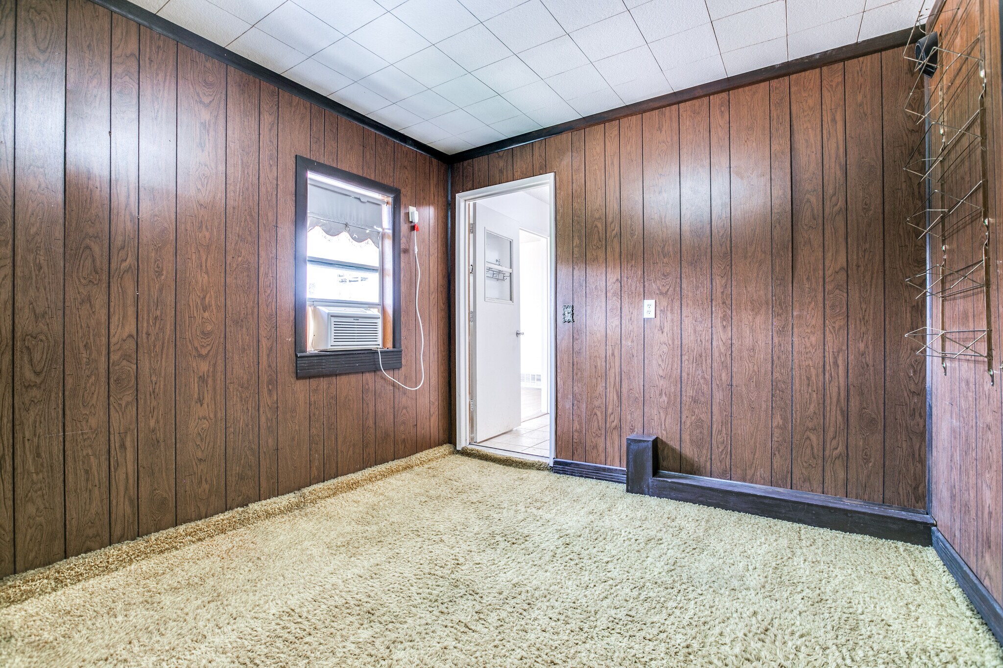 Building Photo - 1312 E Spring Valley Rd