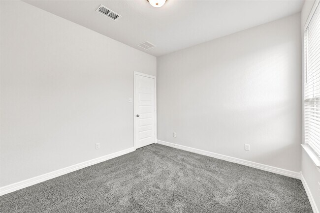 Building Photo - 9319 Galloway Wds Trl