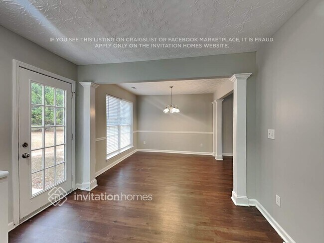 Building Photo - 86 E Main St N