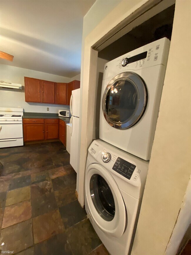 Building Photo - 5 br, 2 bath House - 314 E Summit St