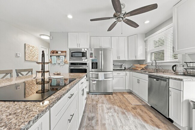 Building Photo - 620 Mallard Lake Dr
