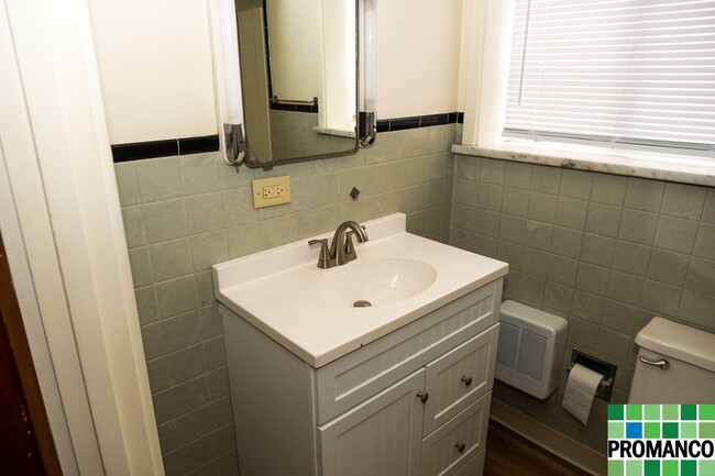 Building Photo - Putnam Realty - 114 1/2 Putnam Street