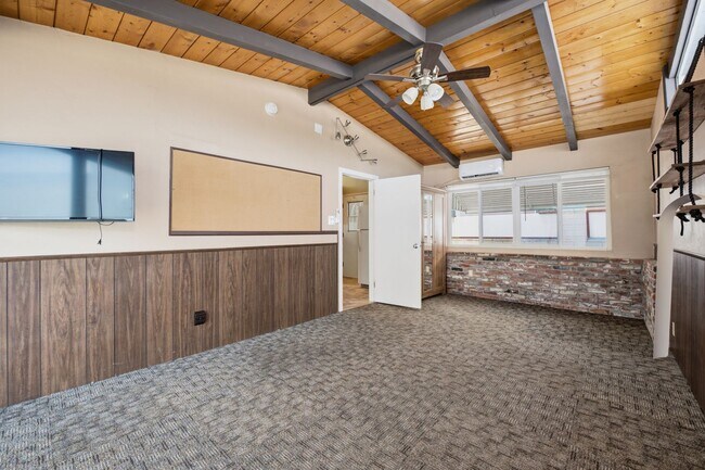 Building Photo - 5231 Remington Rd