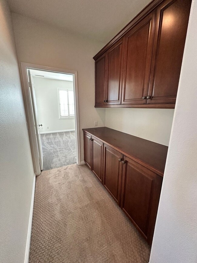 Building Photo - 2 Story home 3 Bedroom, 3 Bathroom Tustin Field.