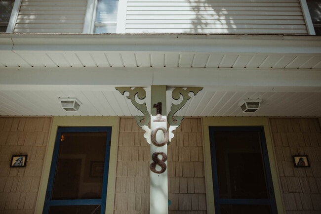 Building Photo - 108 W 6th St