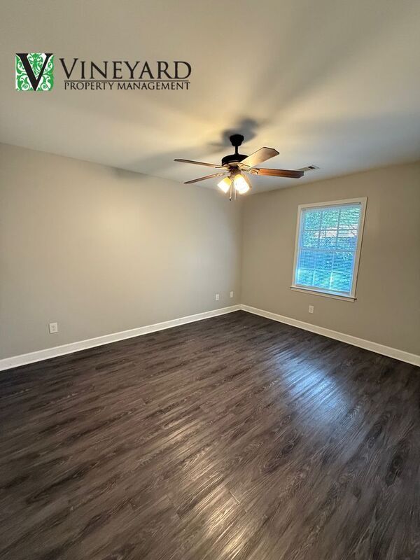 Building Photo - 17 Paige St