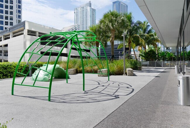 Building Photo - 68 SE 6th St