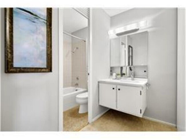 Building Photo - 15 S 1st St