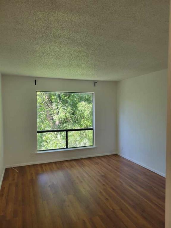 Building Photo - 6810 Thorncliffe Dr