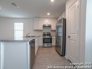 Building Photo - 2810 Millikan Dr