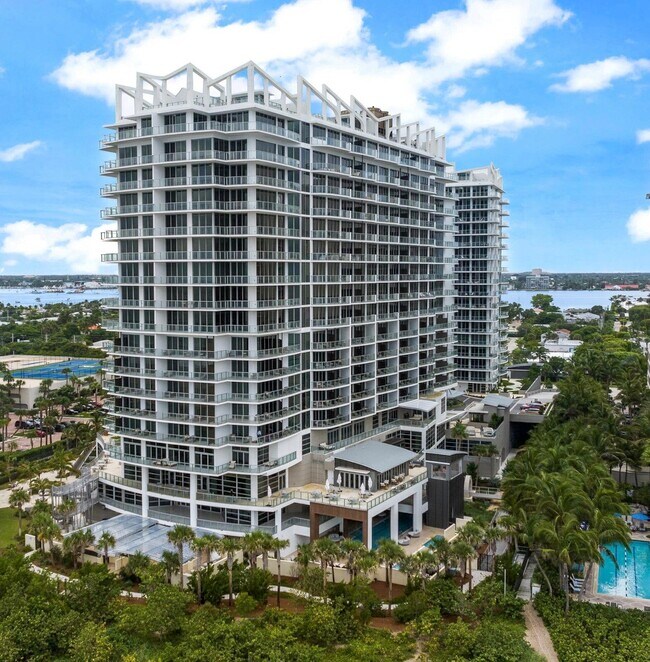 Building Photo - 3100 N Ocean Dr