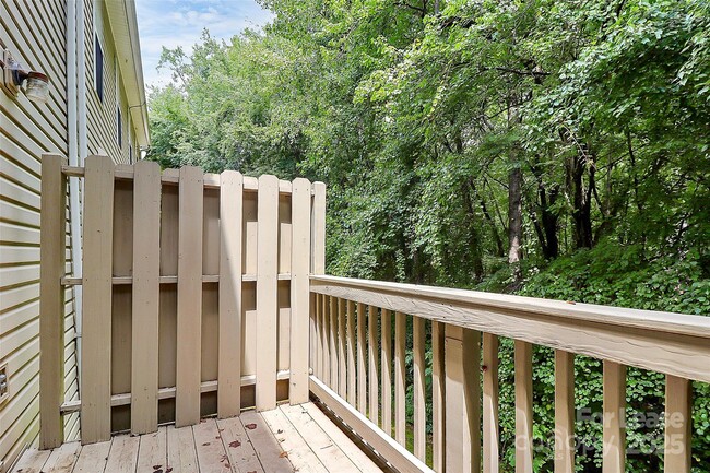 Building Photo - 16919 Commons Creek Dr