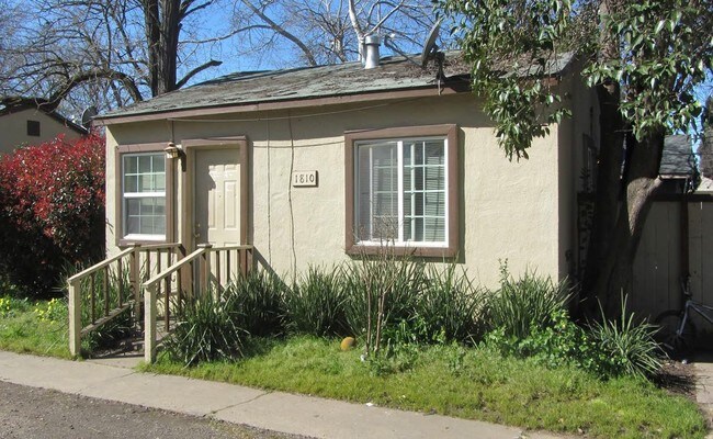 Building Photo - 1808-1822 South Ave