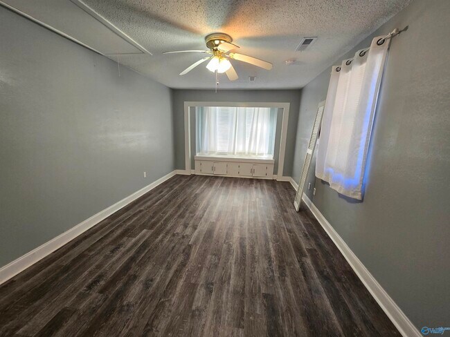 Building Photo - 159 Mallard Dr