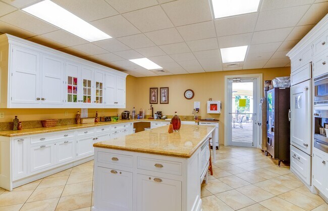 Building Photo - 8060 Kiawah Trce