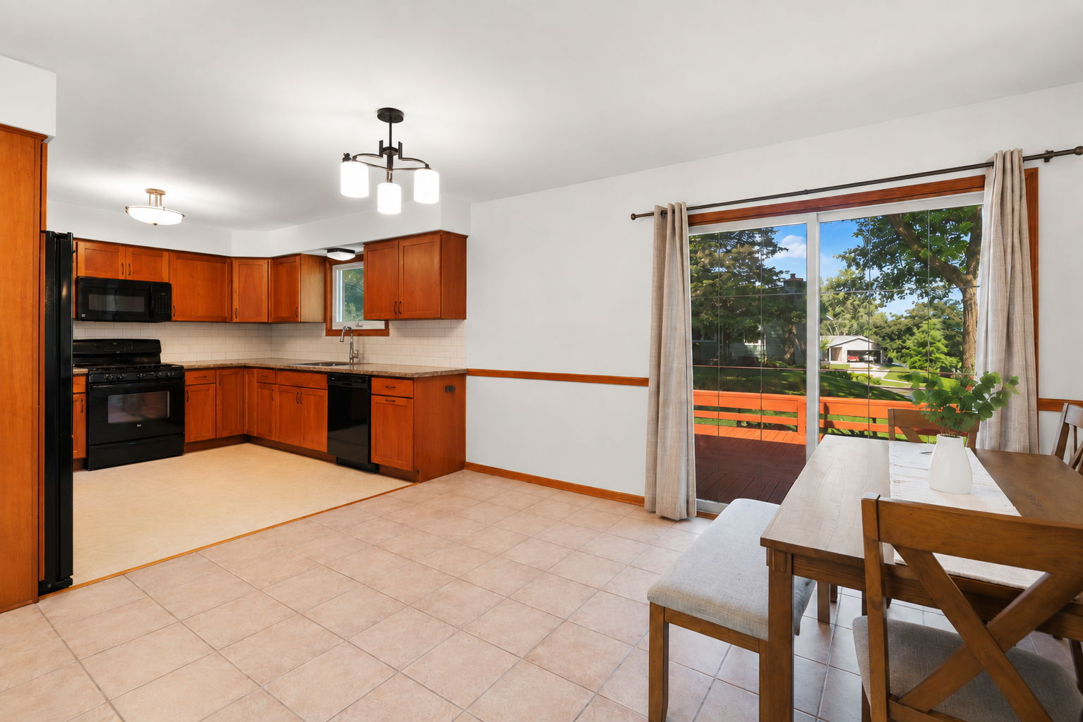 Building Photo - 3622 Rolling Hill Dr
