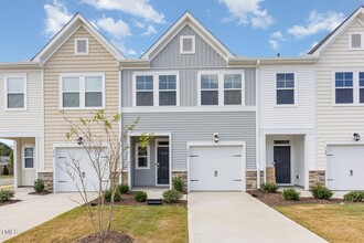 Building Photo - 172 Paramount Dr