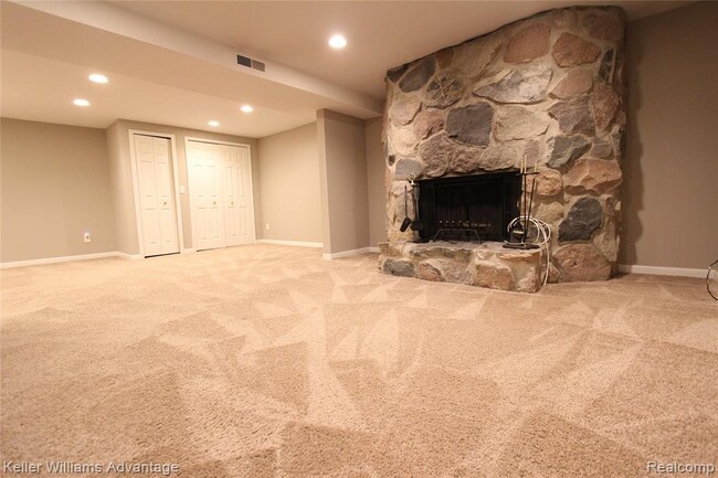 Building Photo - 40053 Crosswinds Rd