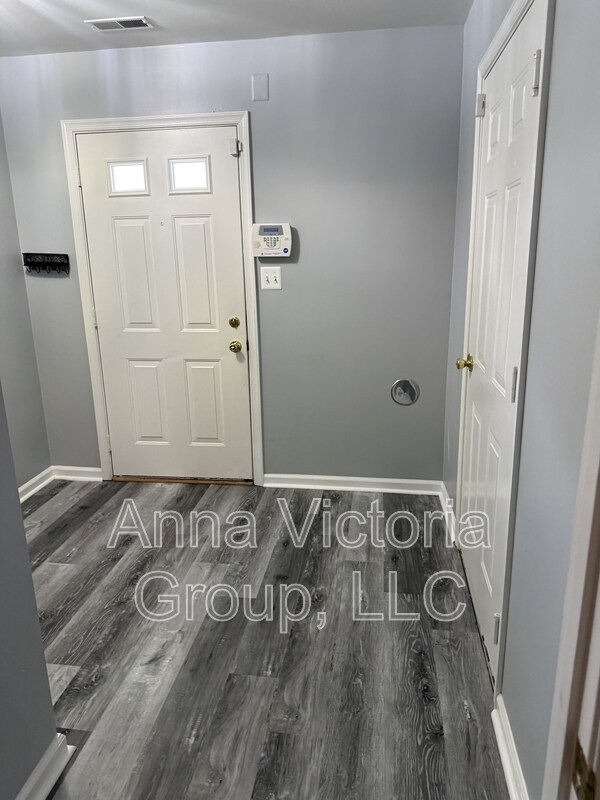 Building Photo - 4701 Blackfoot Rd