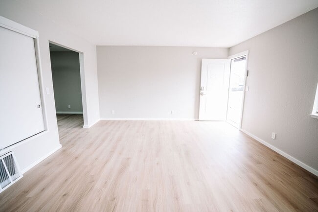 Building Photo - 1440 Myrtle Avenue