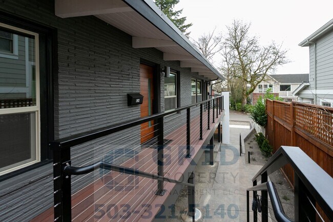 Building Photo - Gorgeous 2 Bedroom Home Available in Lake ...
