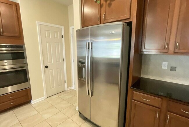 Building Photo - 133 Camden Cay Dr