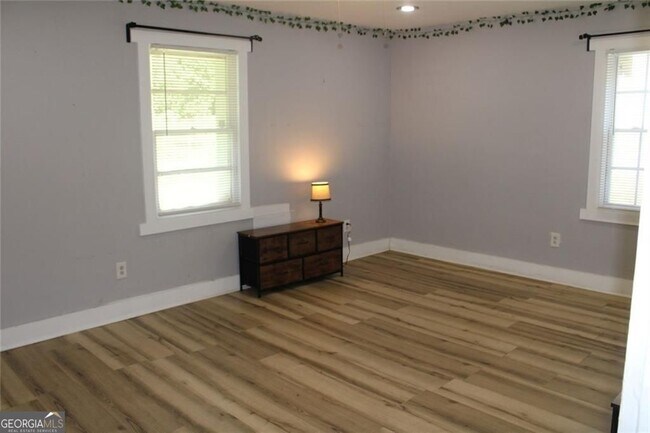 Building Photo - 4495 Kent Rd