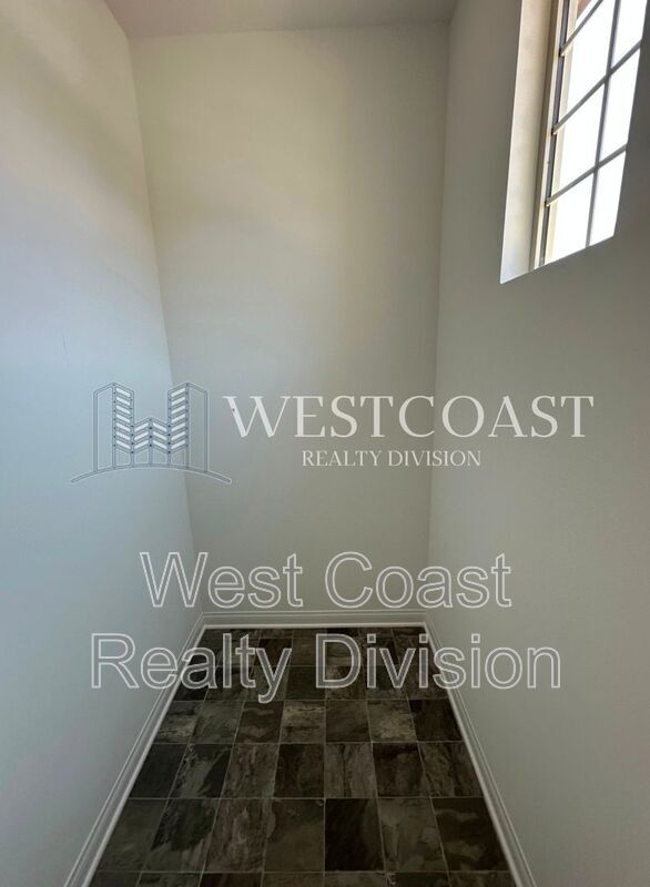 Building Photo - 25134 Sand Wedge Dr