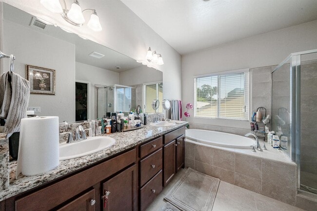 Building Photo - 6712 Lucas Dr