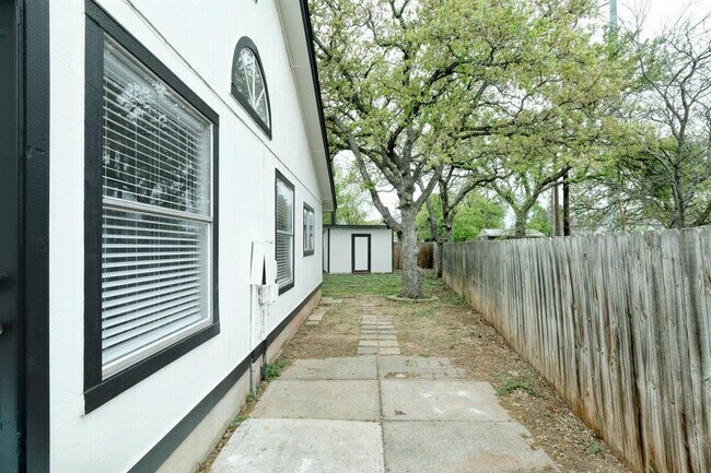 Building Photo - 1301 Black Cherry Dr