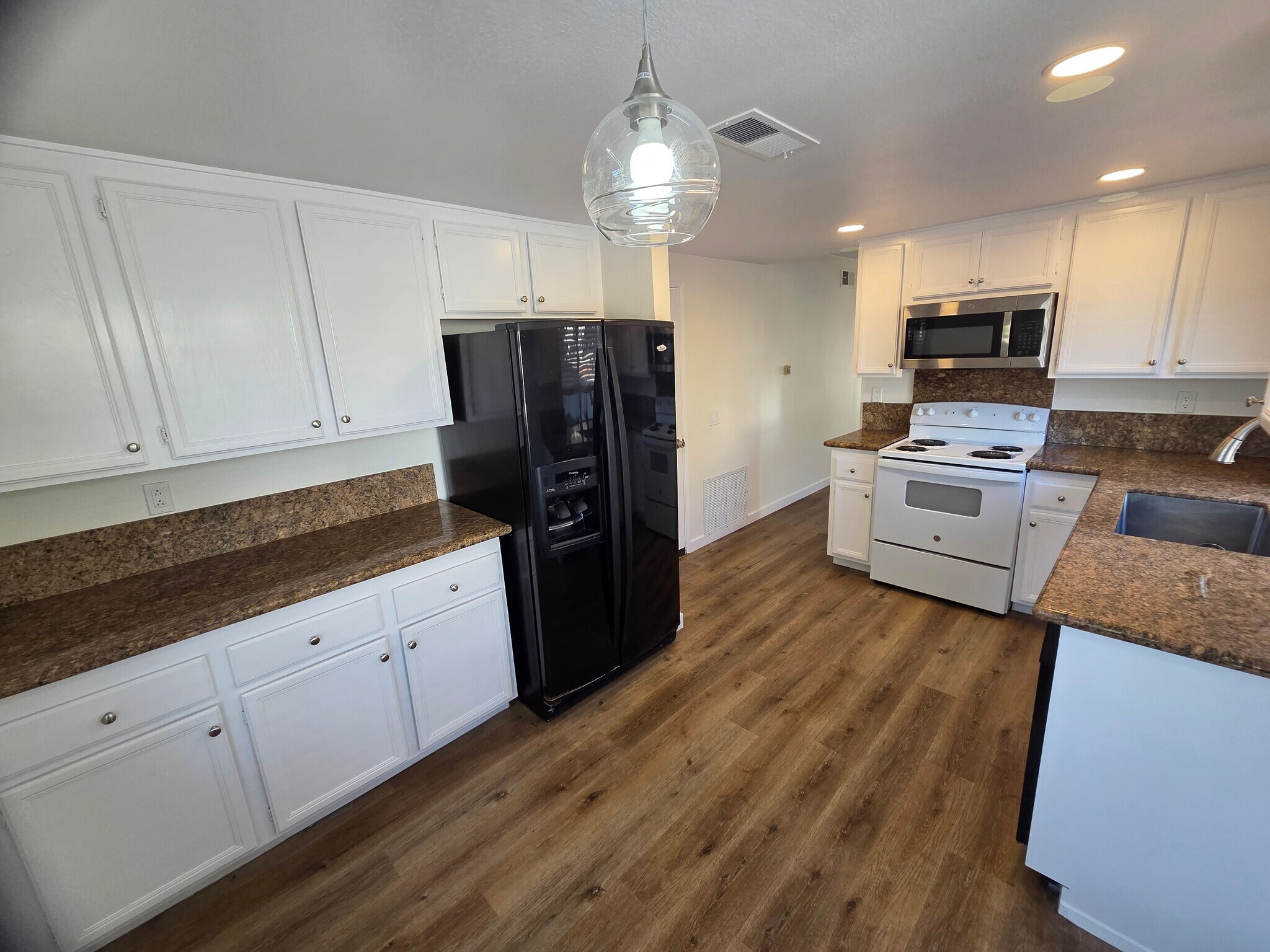 Building Photo - 9528 Bayamon Rd
