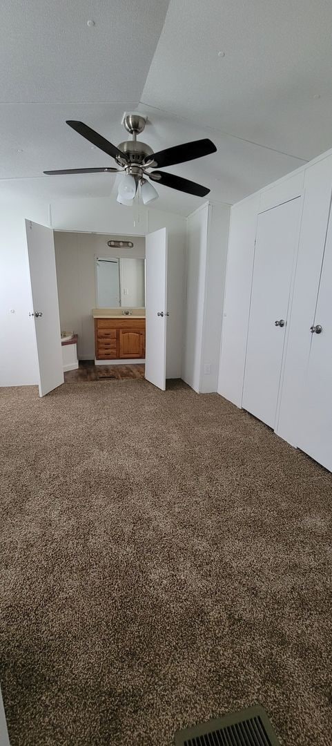 Building Photo - Ready to Move in