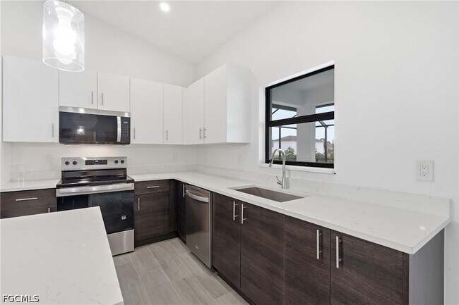 Building Photo - 1431 NW 17th Ave