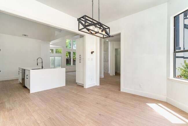 Building Photo - 5616 Ventana Trail