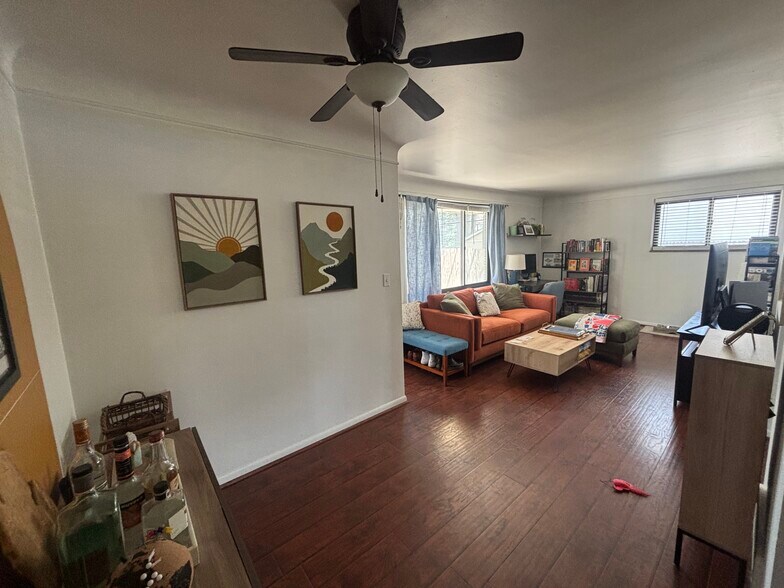 Building Photo - 219 W 12 Mile Rd